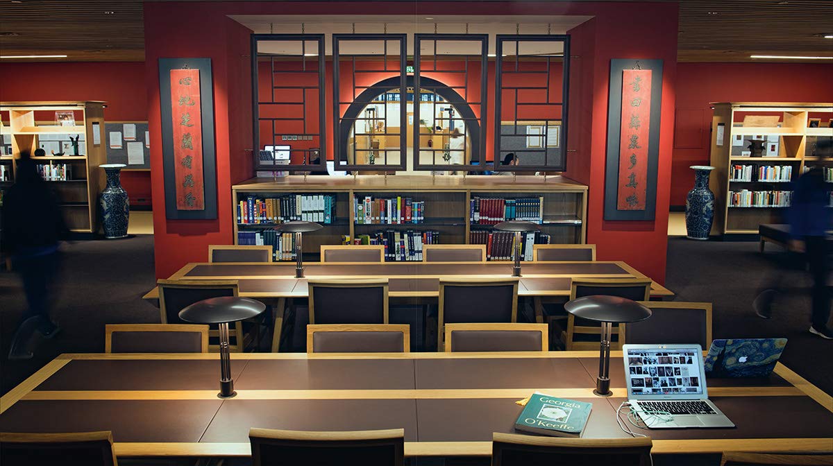 Furniture in Architecture: The Work of Luke Hughes – Arts & Crafts in the Digital Age